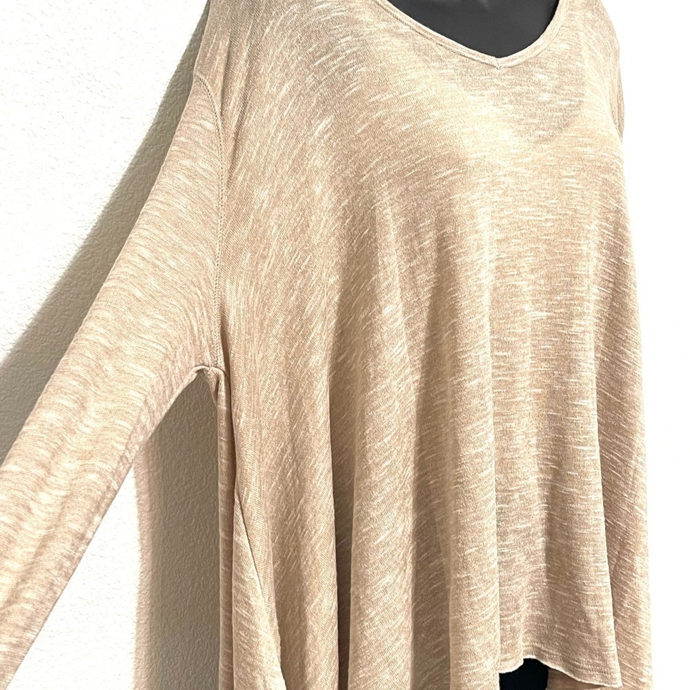 Urban Outfitters We The Free Woman Sand Long Sleeve V Neck Shirt Size M - Picture 6 of 16